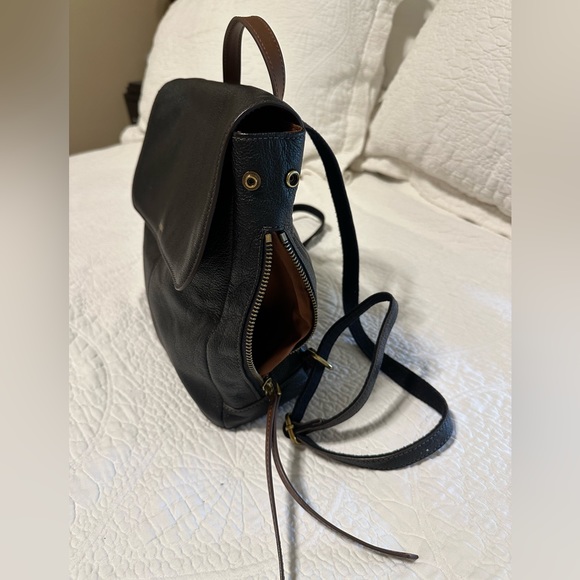 Fossil Backpack purse, never used. New! - Picture 3 of 6